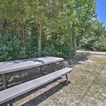Branson Cabin With Deck Near Table Rock Lake! ภายนอก รูปภาพ