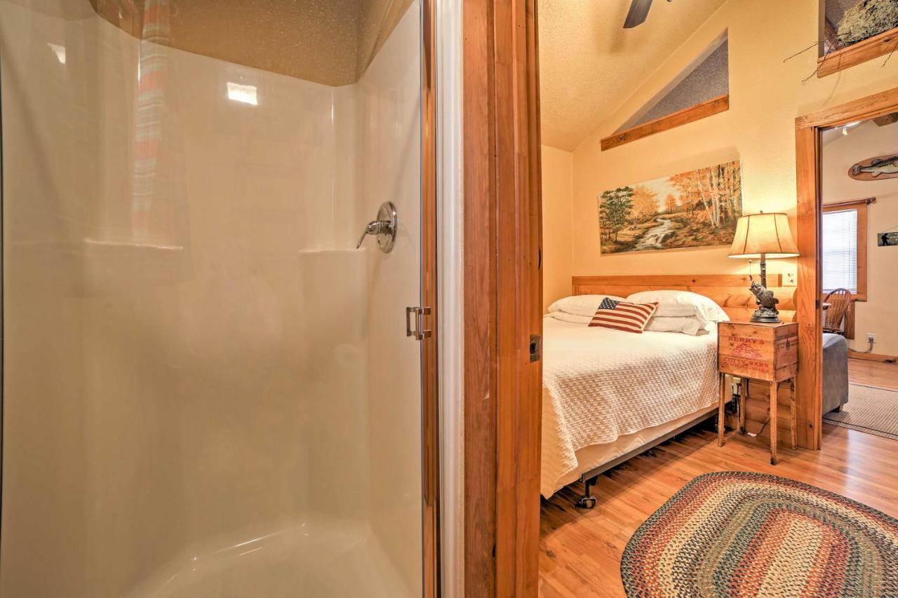 Branson Cabin With Deck Near Table Rock Lake! ภายนอก รูปภาพ