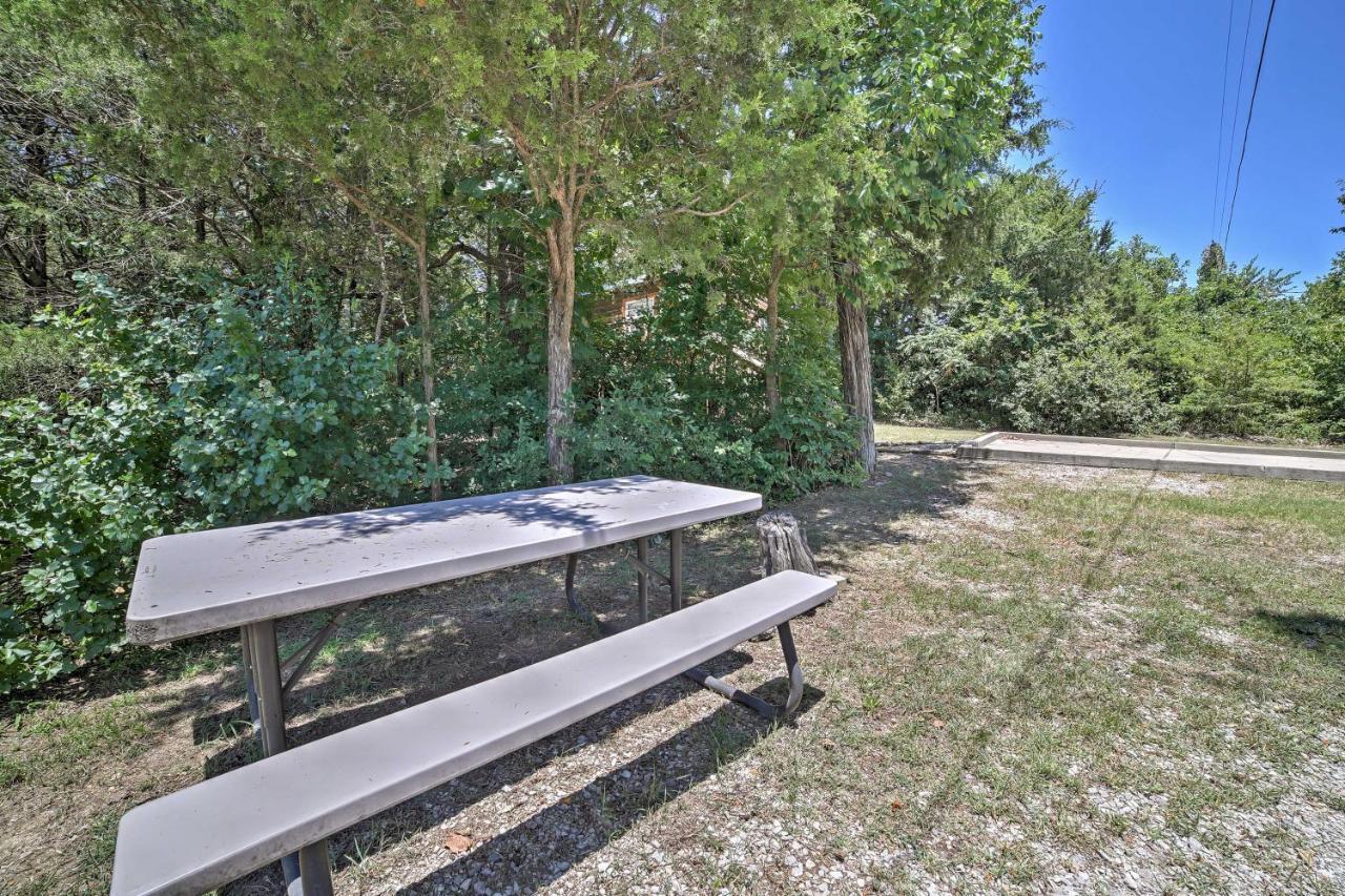 Branson Cabin With Deck Near Table Rock Lake! ภายนอก รูปภาพ